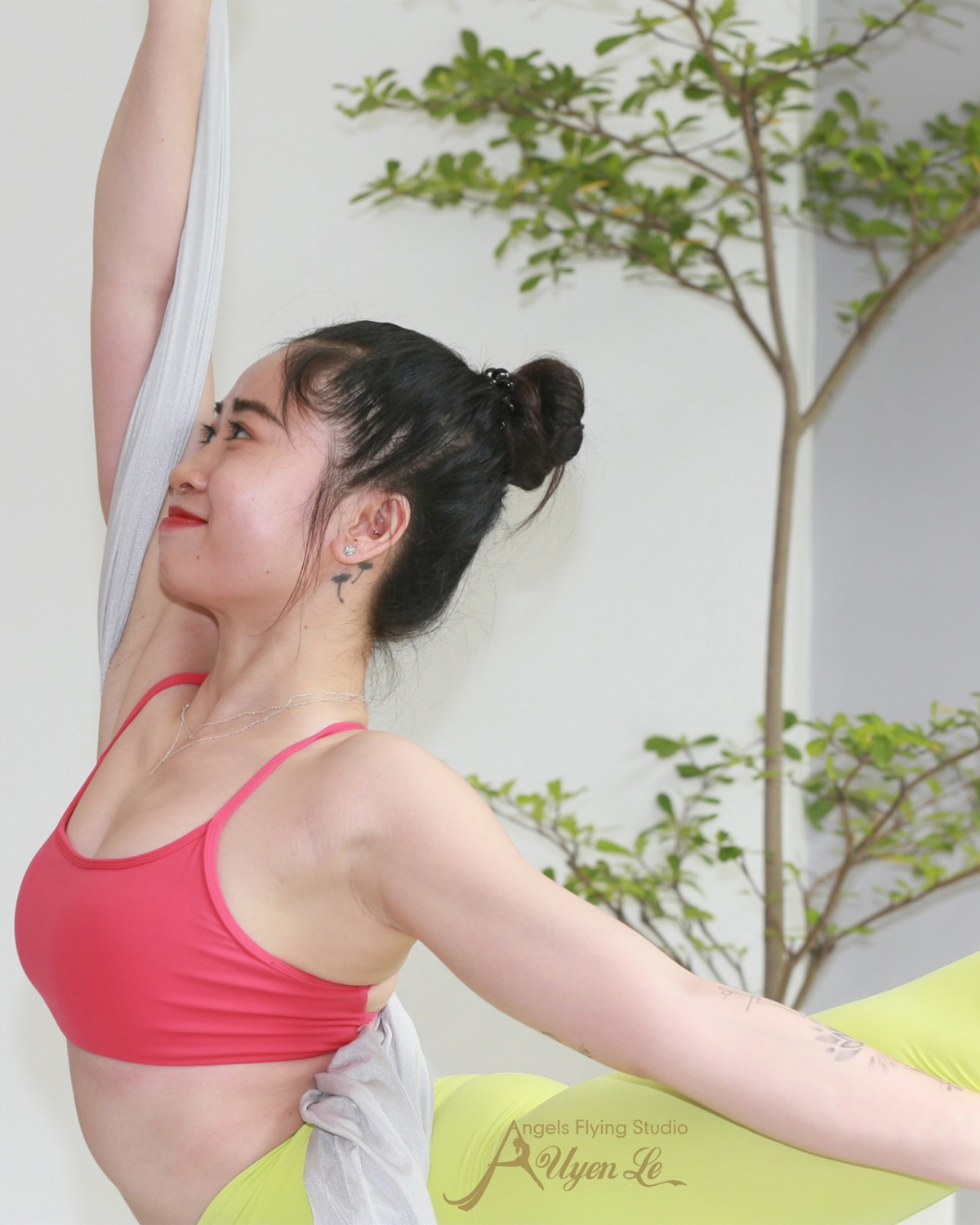 Giữ lại những khoảnh khắc đẹp tại Studio Yoga Bay